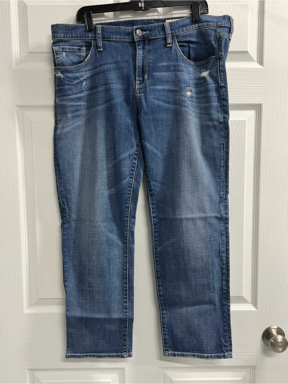 Treasure & Bond Women's Boyfriend Fit Crop Distressed Jeans - Size 32 - VGUC